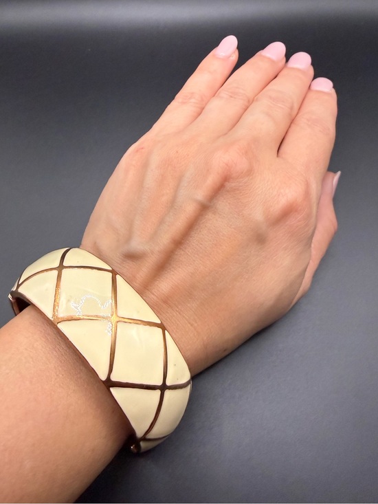 Premier Designs Jewelry - Premier Designs Hinged Cuff Bangle Braclet Gold Tone and Cream Enamel